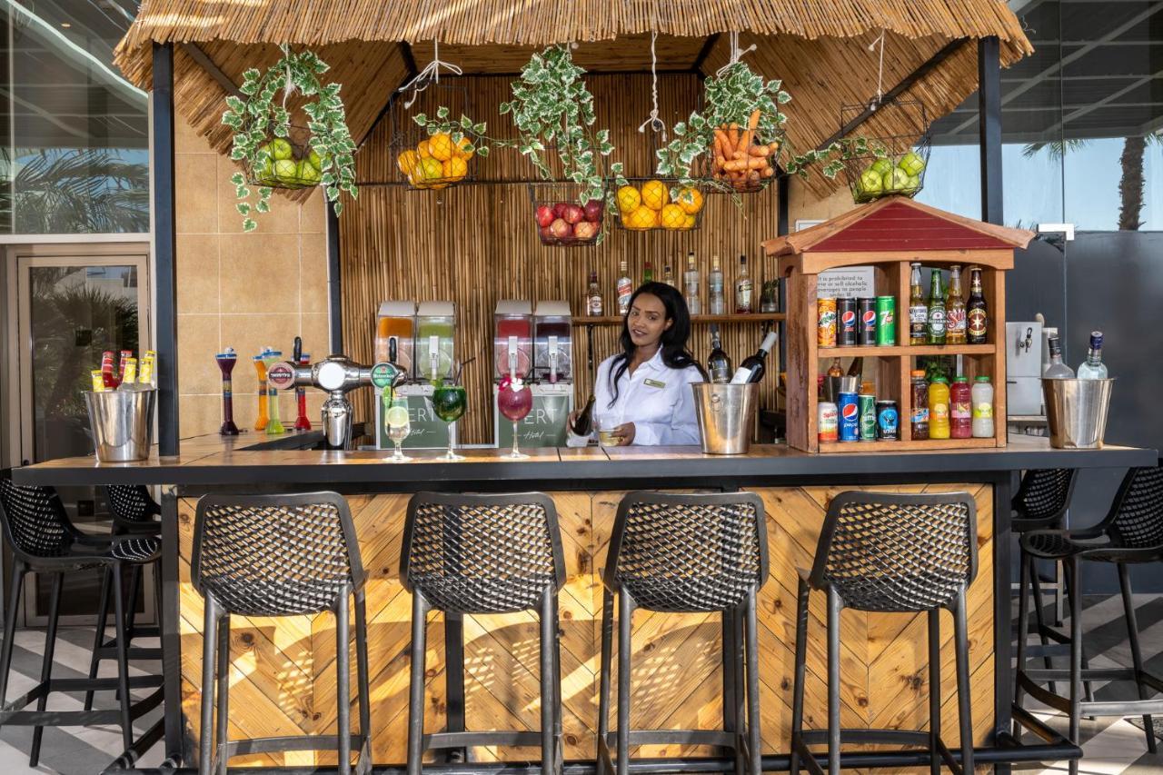 Vert Hotel Eilat By Afi Hotels 외부 사진 A bar in the airport