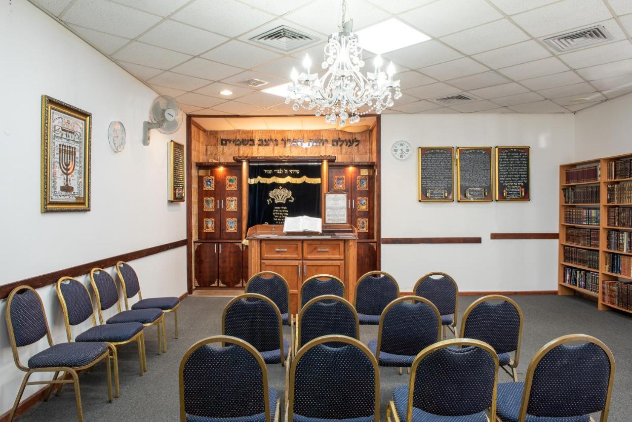 Vert Hotel Eilat By Afi Hotels 외부 사진 The synagogue at the Yeshiva
