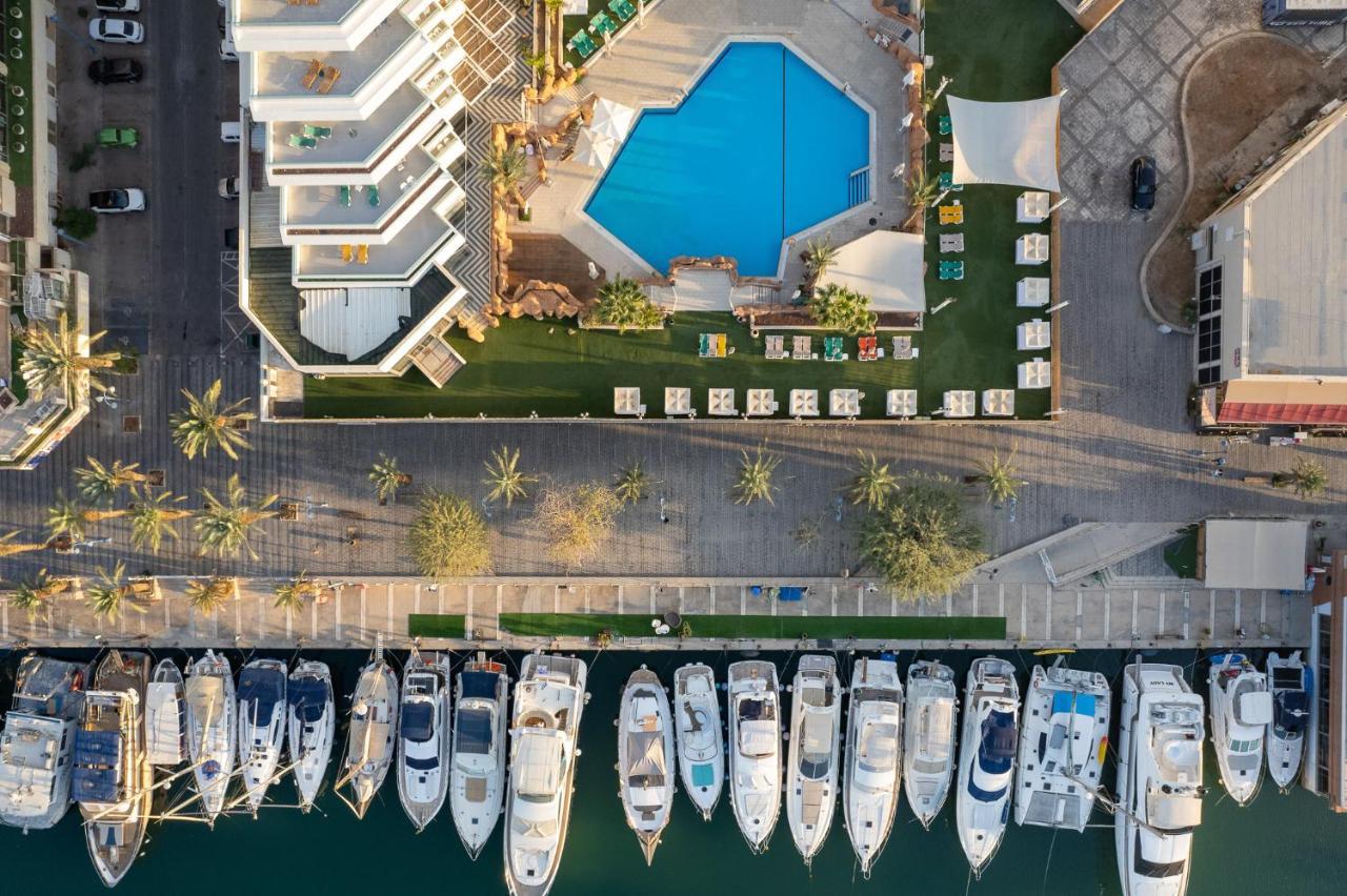 Vert Hotel Eilat By Afi Hotels 외부 사진 Aerial view of the pool at the Marina