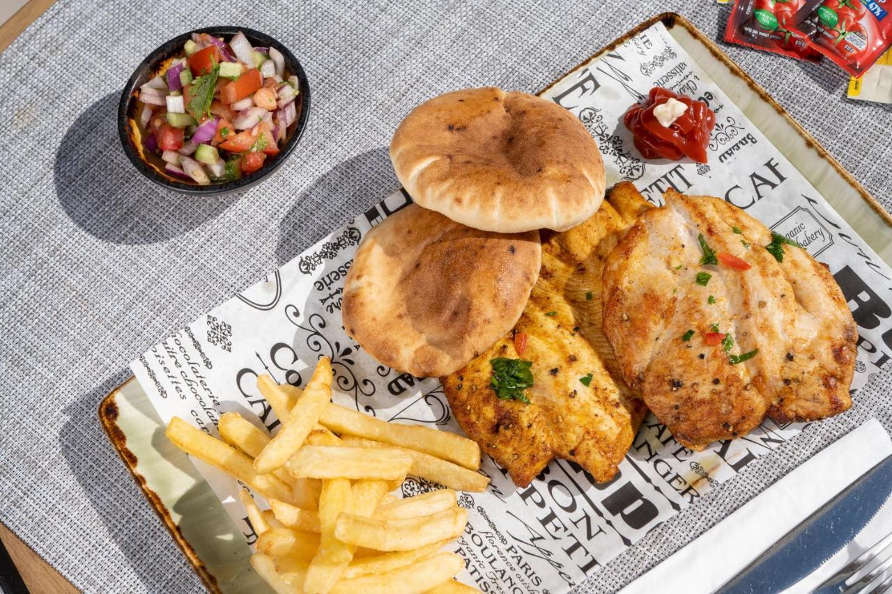 Vert Hotel Eilat By Afi Hotels 외부 사진 Schnitzel